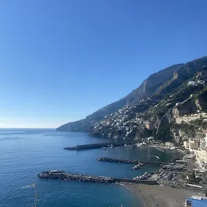 https://infinity-sea-view-house.hotels-amalfi.com